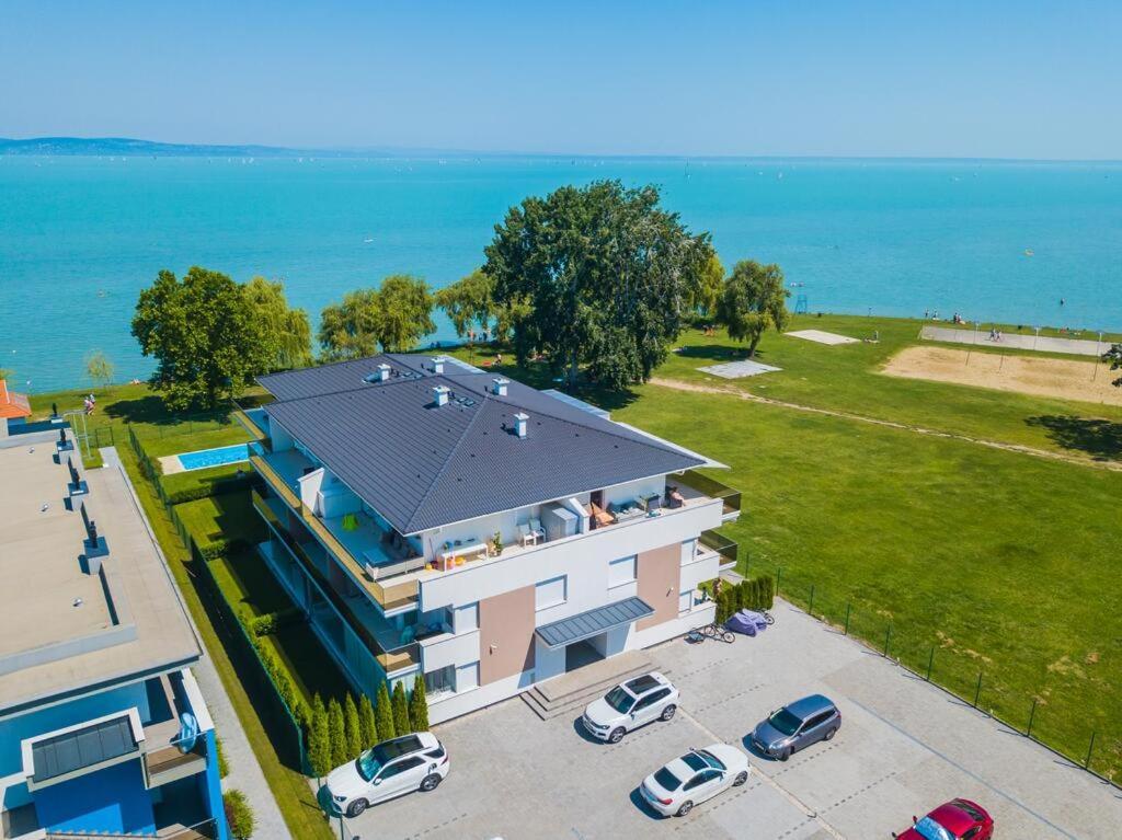 Elegant Apartman Шиофок Экстерьер фото